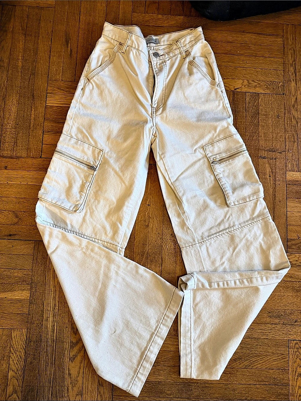 Pacsun Women's Wide Leg Cargo Pants in Cream